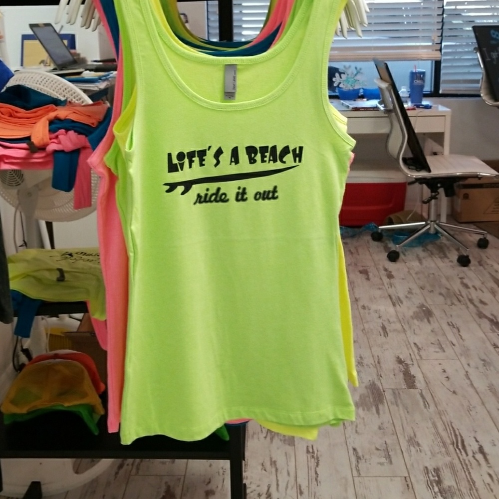 Surfer tank